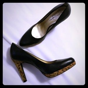 EUC Jessica Simpson leopard pumps